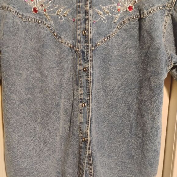 Pretty Blue Vintage Blue and Red Button Down Shirt with Floral Embroidery - Picture 2 of 14